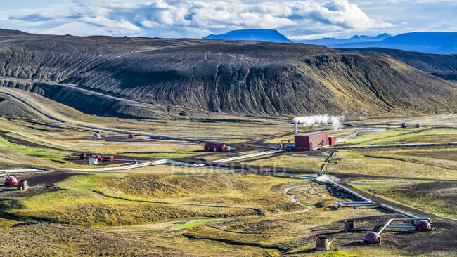Трубопровод в Восточной Исландии; Скутустадареппур, Северо-Восточный регион, Исландия — стоковое фото