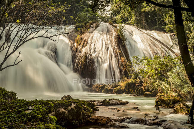 Água Azul Cachoeiras, Chiapas, México — Fotografia de Stock