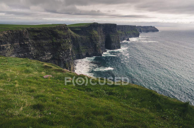 Cliffs of Moher, Ireland's landmark — Stock Photo