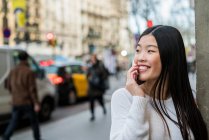 Young Tourist woman in Barcelona — Stock Photo