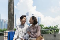 Young asian couple spending time together in Singapore — Stock Photo