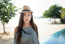 Hermosa joven asiática mujer retrato - foto de stock