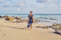 RELEASES Young woman walking by the beach in Koh Kood, Thailand — Stock Photo