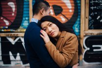 Chinesisches Paar auf den Straßen Madrids — Stockfoto