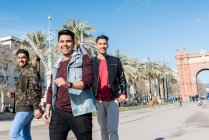 Indian Tourists visiting Arc of Triumph in Barcelona Spain — Stock Photo