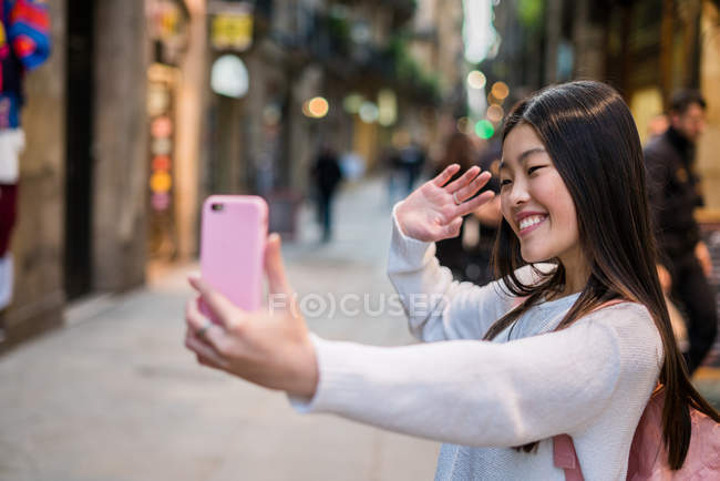 Jovem turista em Barcelona — Fotografia de Stock