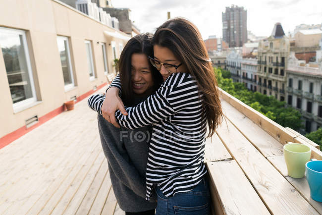 Cheveux longs femmes chinoises en Espagne — Photo de stock