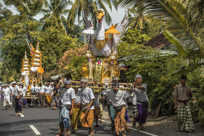 The Ngaben: Uma Cerimônia Real de Cremação Balinesa — Fotografia de Stock