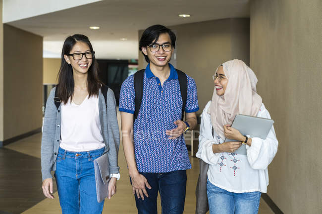 A Group Of Friends At The Classroom Corridor. — Stock Photo