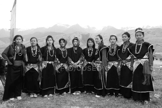 Memba tribe girls from mechuka, west siang district, arunachal pradesh, India - foto de stock