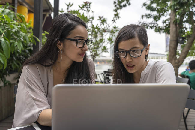 Two Malay Women Discussing About Work. — Stock Photo