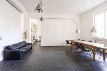 Interno della sala conferenze in un soppalco — Foto stock