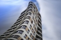 Moderna torre de apartamentos, Munich - foto de stock