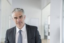 Geschäftsmann im Amt — Stockfoto