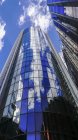 Fachada de cristal de la torre de oficinas, Londres - foto de stock
