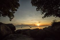 Thailand, surat thani, ko pha ngan, thong nai pan yai beach bei Sonnenuntergang — Stockfoto