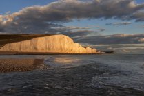 Regno Unito, Sussex, Seaford, Cuckmere Haven, Seven Sisters Chalk Cliffs — Foto stock