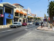 View of building and road during daytime, Lloyd G Smith Boulevard — Stock Photo
