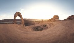 USA, Utah, Parco Nazionale degli Archi, Delicato Arco al tramonto — Foto stock