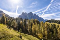 Itália, Tirol do Sul, Villnoess Valley, cordilheira de Geisler — Fotografia de Stock