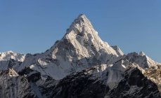 Nepal, Himalaya, Khumbu, Everest, Ama Dablam durante il giorno — Foto stock