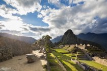 Южная Америка, Перу, Анды, Горы пейзаж с видом на Мачу-Пикчу — стоковое фото
