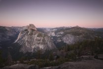 USA, Kalifornien, Yosemite-Nationalpark, Gletscherpunkt bei Sonnenuntergang — Stockfoto