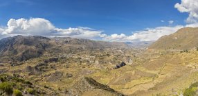 Peru, Andes, Chivay, Colca Tal, Panorama of Colca Canyon view from above — Stock Photo