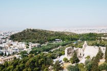 Atene, Grecia. La città e l'Odeon di Herodes Atticus, dall'acropoli . — Foto stock