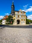 Edifício antigo e torre no fundo durante o dia, weimar, alemanha — Fotografia de Stock