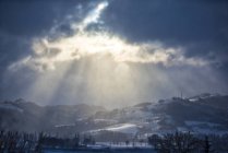 Spot de lumière après une tempête, Ombrie — Photo de stock