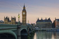 Palast von Westminster, Parlamentsgebäude und Big Ben, Westminster Bridge, London, Großbritannien — Stockfoto