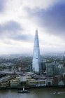 Великобританія, Лондон, з висоти пташиного з Лондона Річка Темза та хмарочос черепок — стокове фото