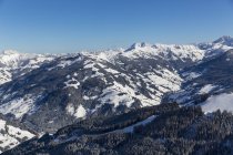 Autriche, État de Salzbourg, sankt johann im pongau, domaine skiable en montagne en hiver — Photo de stock