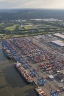 Blick auf den Hafen mit Schiffen bei Tag — Stockfoto