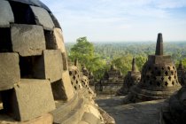 Indonesia, Giava, complesso del tempio di Borobudur durante il giorno — Foto stock