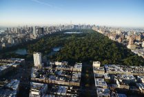 Photographie aérienne du Central Park de New York depuis le-dessus du parc en direction du sud vers Midtown Manhattan, NYC, États-Unis — Photo de stock
