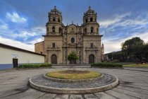 Perù, Cajamarca, Convento di San Francisco durante il giorno — Foto stock