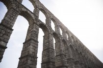 Vista parcial do aqueduto romano, Segóvia, Espanha — Fotografia de Stock