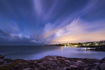 Tamarama, пляж увечері — стокове фото