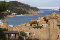 Spain, Costa Brava, Tossa de Mar, Old Town and Mediterranean Sea — Stock Photo