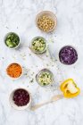Vasetti di insalata di arcobaleno con ceci — Foto stock