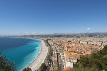 France, Provence-Alpes-Côte d'Azur, Nizza, ville côtière et plage — Photo de stock