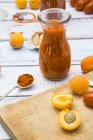 Ingredienti per ketchup di albicocche fatto in casa — Foto stock
