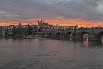 Czechia, Prague, Sunset over Prague Castle and Charles Bridge — Stock Photo
