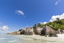 Seychelles, La Digue, Anse Source D 'Argent, Granite rocks on beach — стоковое фото