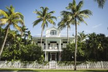 USA, Florida, Key West, house with palm trees — Stock Photo