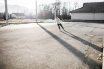 Homem patinagem em linha — Fotografia de Stock