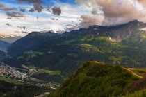 Schweizer Alpen bei Sonnenuntergang im Sommer, Gotthardpass, Schweiz — Stockfoto