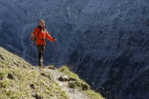 Austria, Tyrol, Karwendel, hiker on trail — Stock Photo
